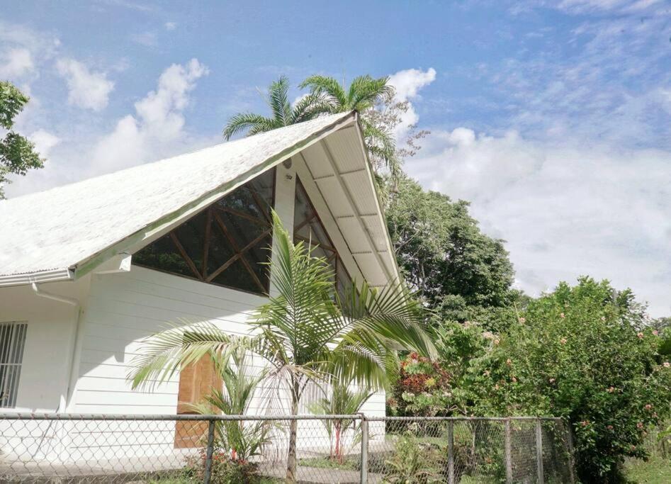 Vila Casa Moes Cahuita Exteriér fotografie